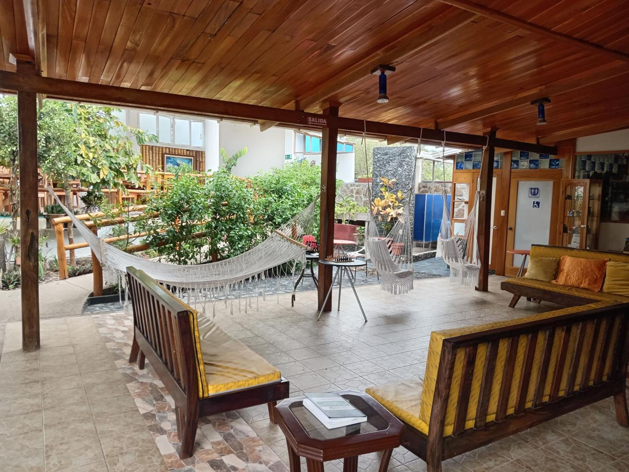 Isla Azul Hotell Puerto Ayora  Exteriör bild