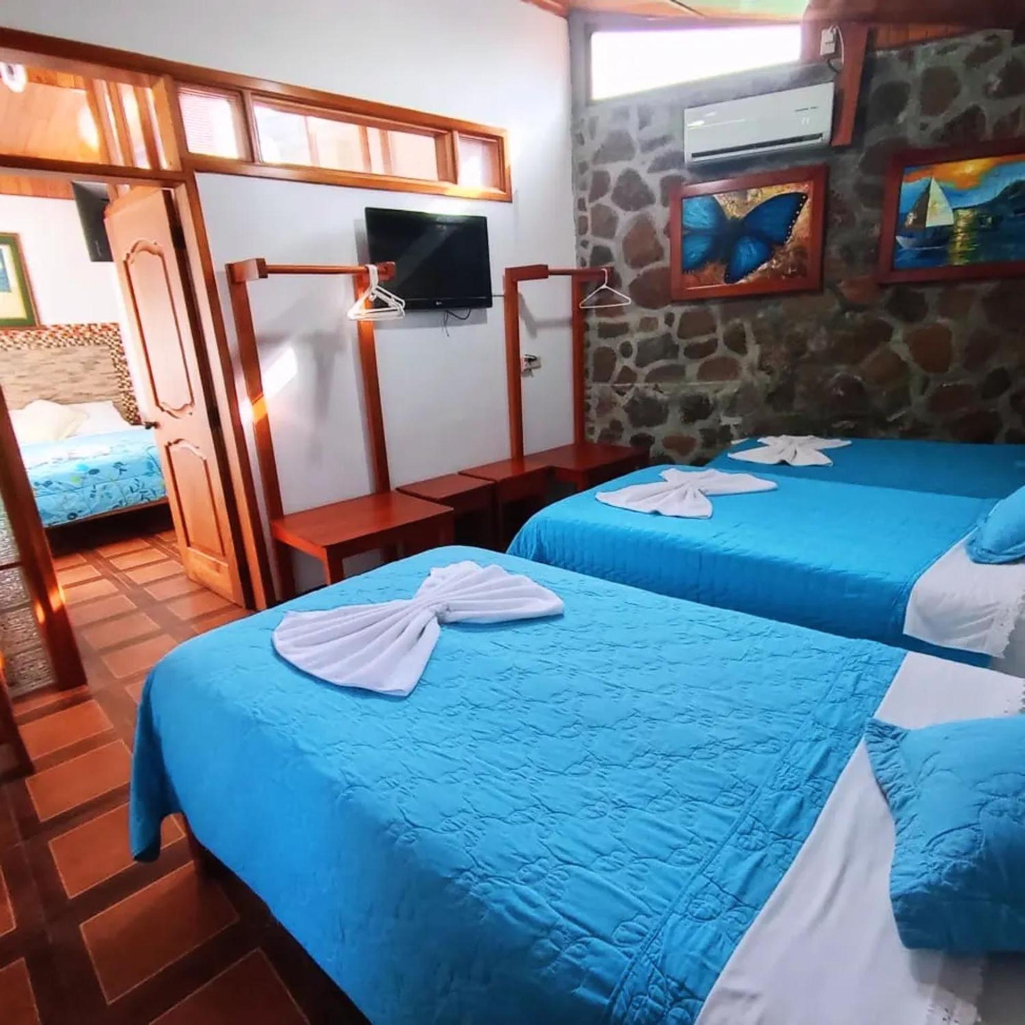 Isla Azul Hotell Puerto Ayora  Exteriör bild