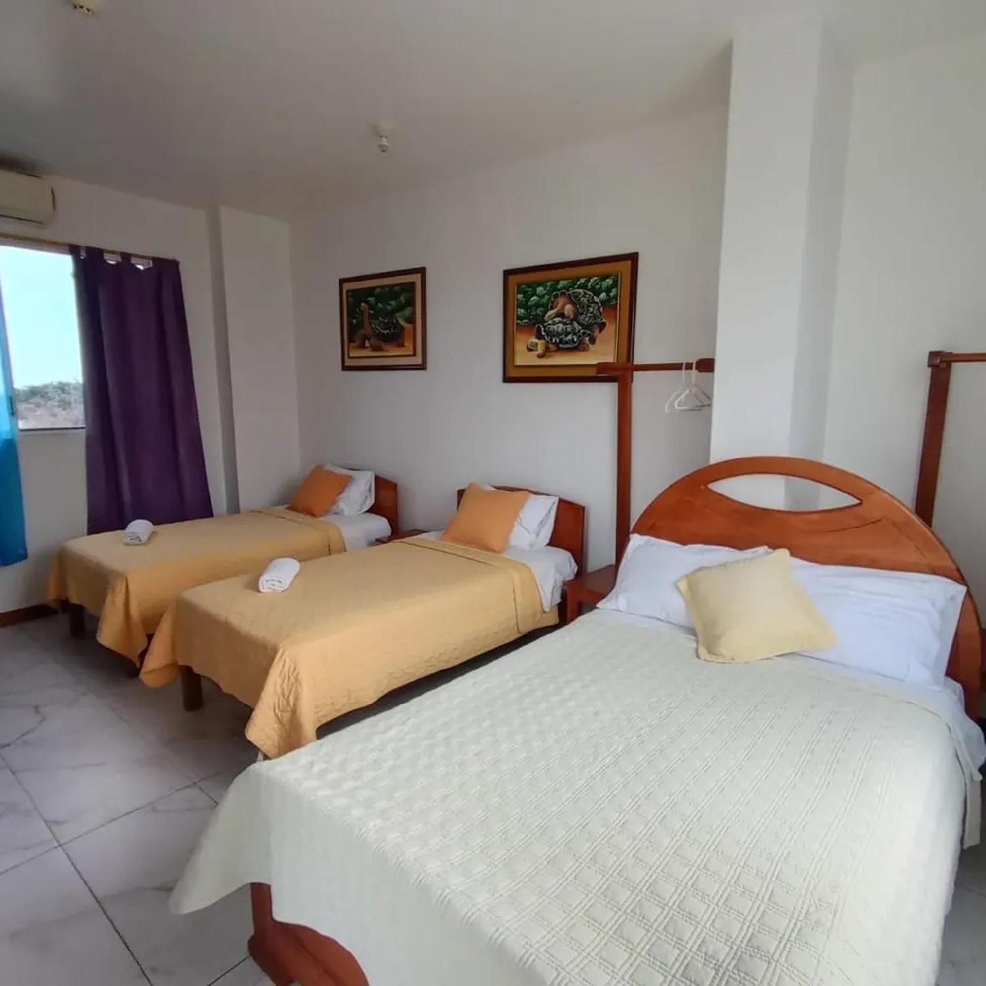 Isla Azul Hotell Puerto Ayora  Exteriör bild