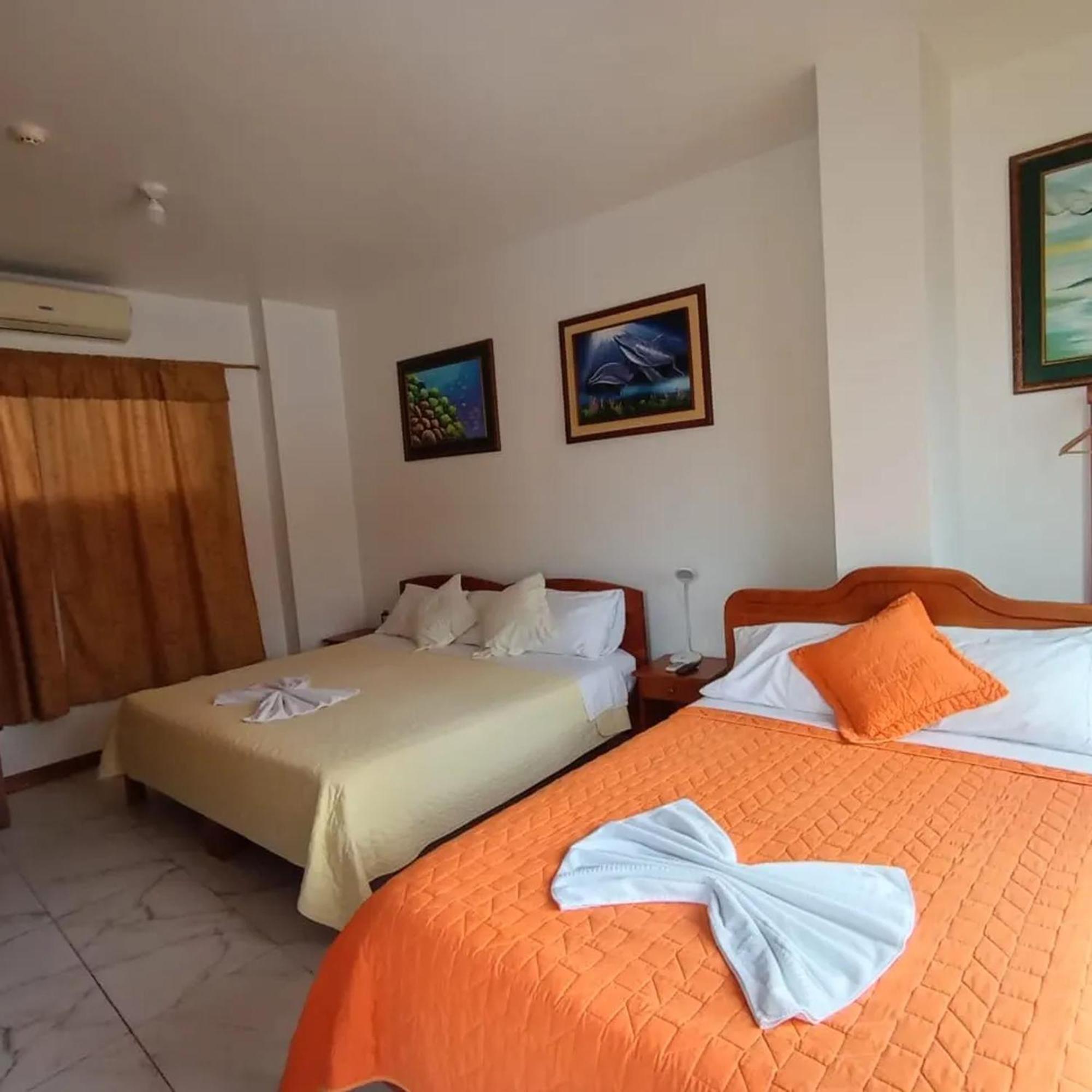 Isla Azul Hotell Puerto Ayora  Exteriör bild